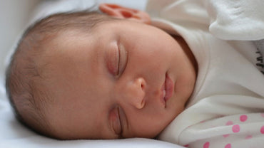 6 Tips to Keep Your Baby Safe While Sleeping