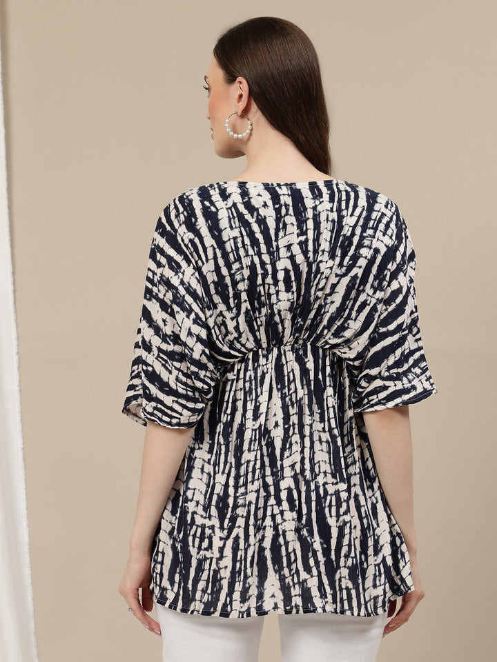 back of pregnant woman wearing blue Tie-Dye Kaftan Maternity Top