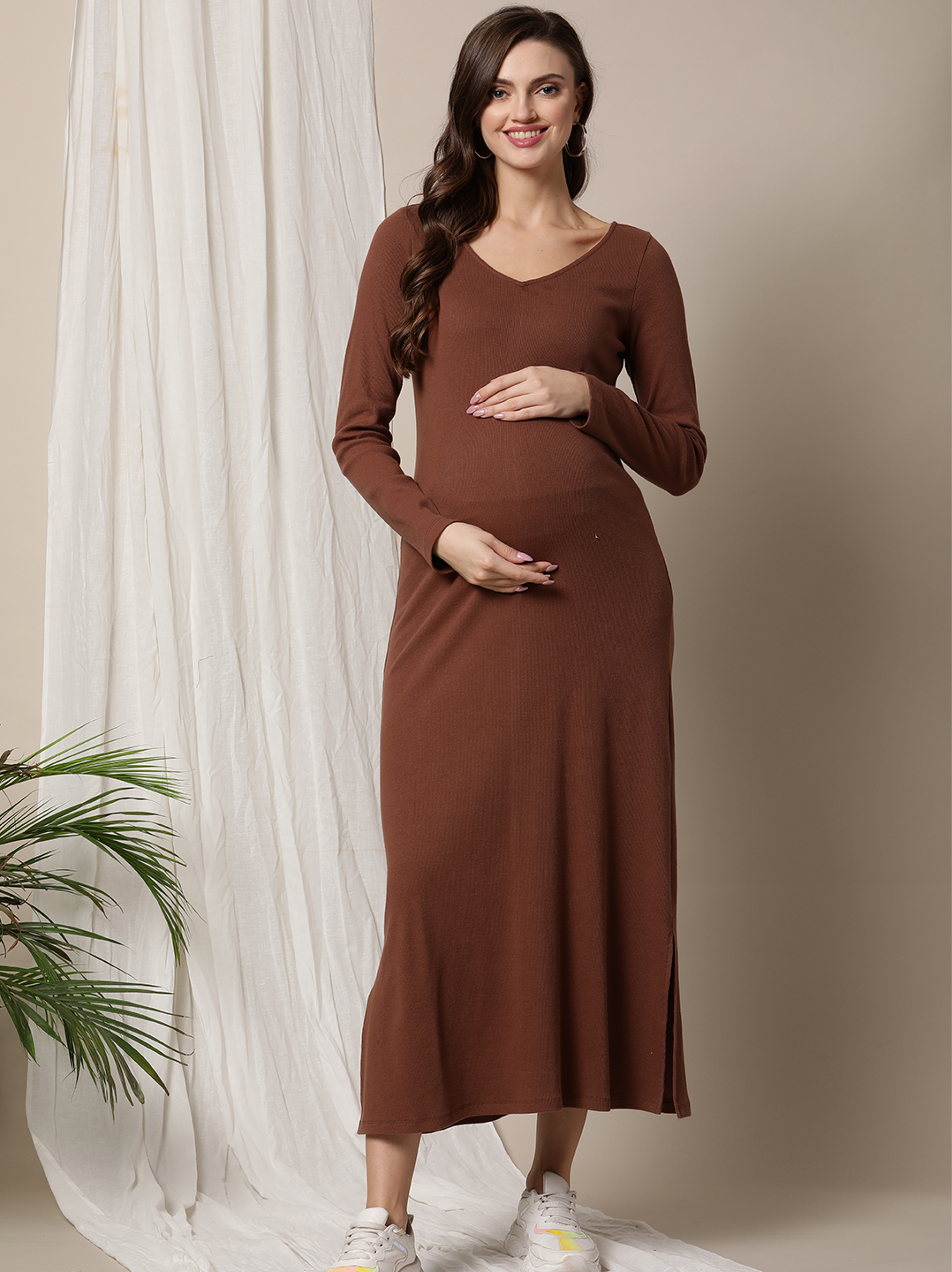 Maternity Chocolate Rib Long Sleeve Maxi Dress | PrettyLittleThing USA