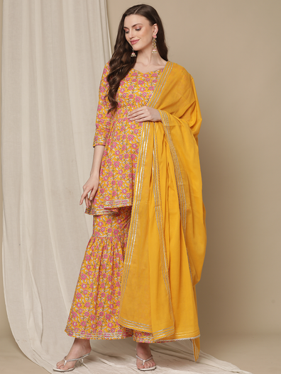 Pregnancy hot sale kurtis online